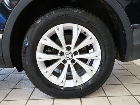 Used 2018 Volkswagen Tiguan SE w/ Front Fog Lights Package FWD image 53