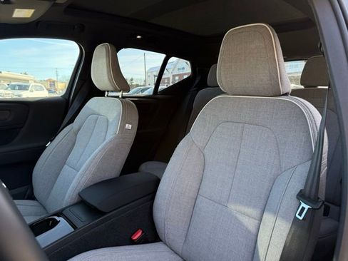 Certified 2023 Volvo XC40 Recharge Ultimate w/ Protection Package Premier image 18