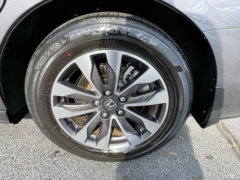 Certified 2024 Honda Odyssey EX-L image 47