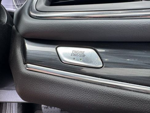 Used 2022 Buick Enclave Essence w/ Experience Buick Package FWD image 36