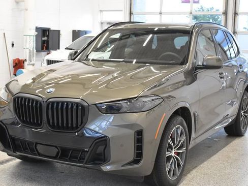 New 2026 BMW X5 xDrive40i w/ M Sport Package AWD/4WD image 9