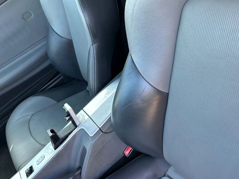 Used 2005 Chrysler Crossfire Limited image 22