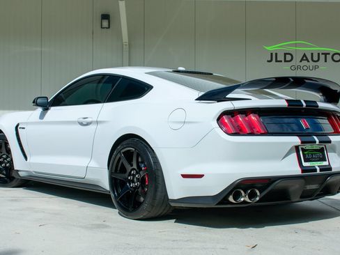 Used 2019 Ford Mustang Shelby GT350R w/ GT350R Equipment Group 920A RWD image 4