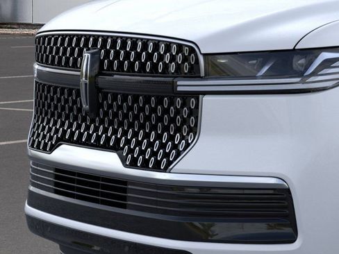 New 2026 Lincoln Navigator L Reserve AWD/4WD image 17