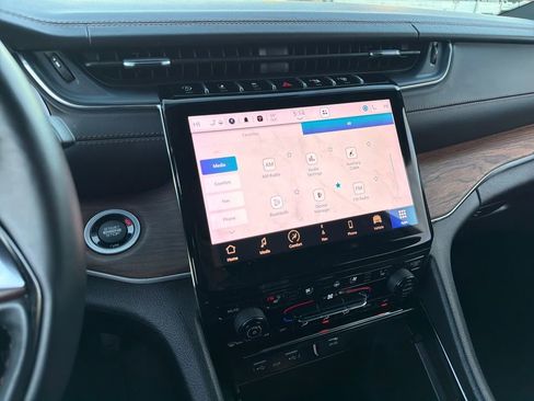 Used 2023 Jeep Grand Cherokee L Summit image 27