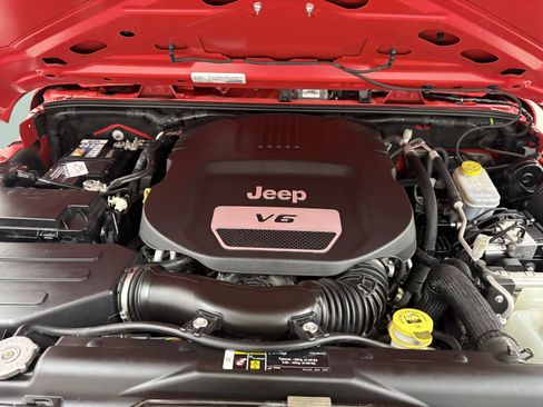 Used 2018 Jeep Wrangler Unlimited Sport w/ Connectivity Group image 22