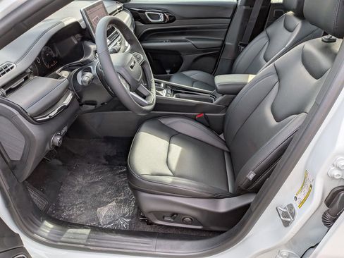 New 2026 Jeep Compass Limited w/ Sun, Sound & Navigation Group image 10