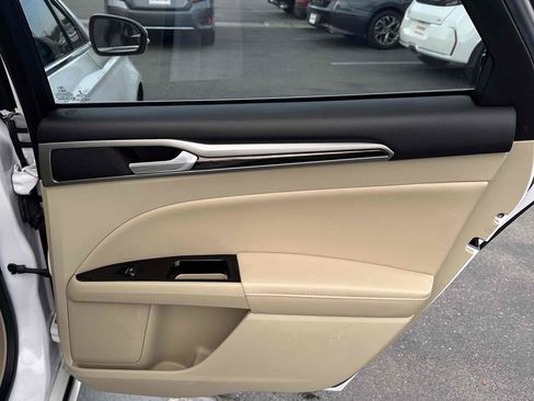 Used 2014 Ford Fusion SE w/ Equipment Group 202A image 21