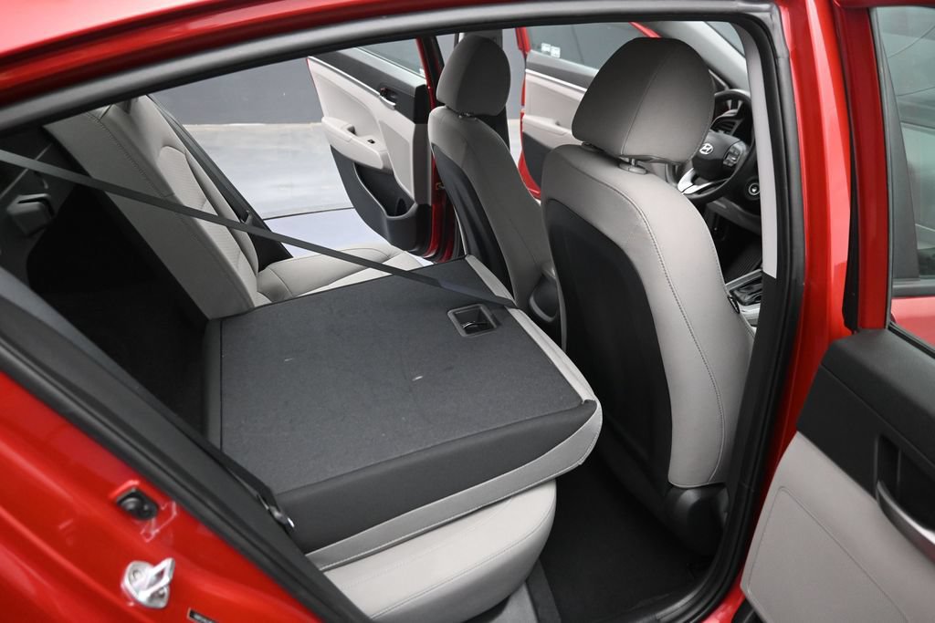 Used 2019 Hyundai Elantra SE FWD image 26