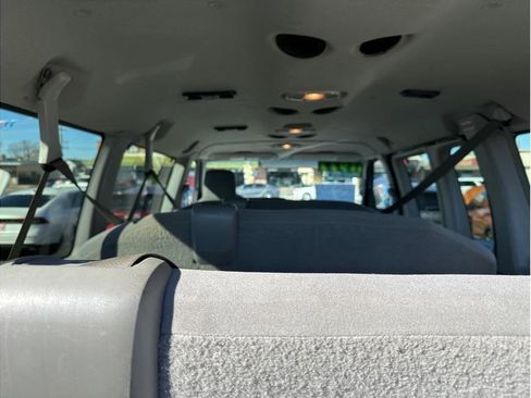 Used 2013 Ford E-150 and Econoline 150 Wagon RWD image 17