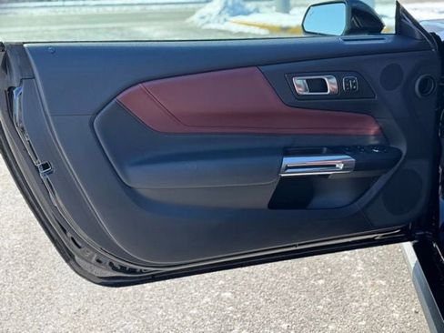 Used 2025 Ford Mustang Premium image 11