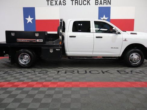 Used 2022 RAM 3500 Tradesman w/ Chrome Appearance Group AWD/4WD image 21