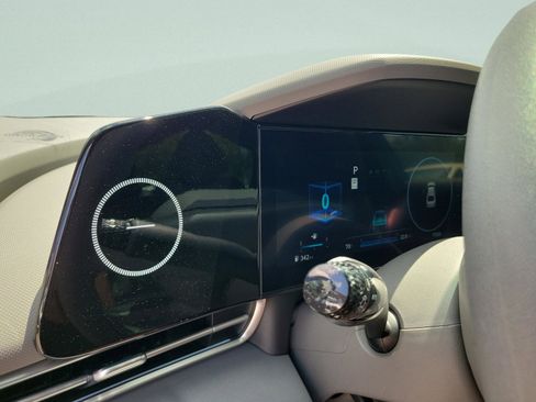 Certified 2024 Hyundai Elantra SEL FWD image 22