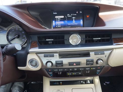 Used 2016 Lexus ES 350 w/ Premium Package w/Wood Trim FWD image 29