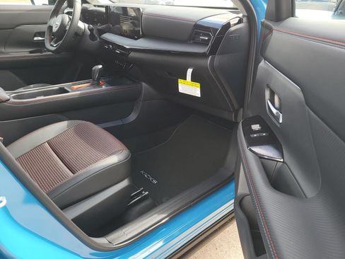 New 2026 Nissan Kicks SR FWD image 11