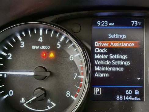 Used 2020 Nissan Rogue SV AWD/4WD image 13