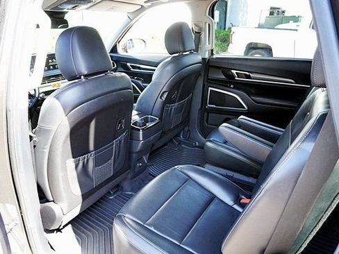 Used 2021 Kia Telluride S FWD image 18
