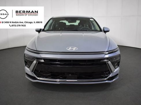 Used 2025 Hyundai Sonata SEL FWD image 2