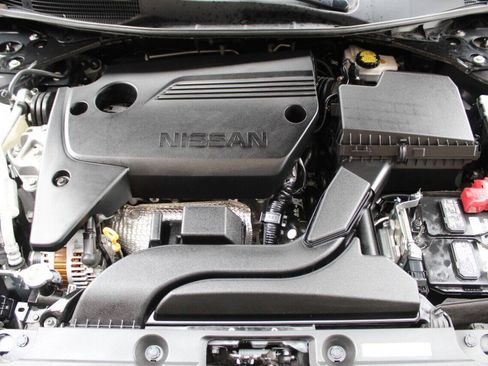 Used 2018 Nissan Altima 2.5 SR w/ SR Special Edition FWD image 9