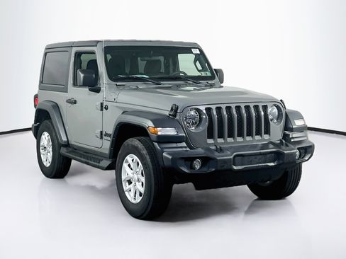 Used 2023 Jeep Wrangler Sport AWD/4WD image 3