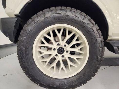 Used 2025 Ford Bronco Outer Banks AWD/4WD image 8