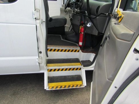 Used 2007 Ford E-350 and Econoline 350 Extended Super Duty image 12