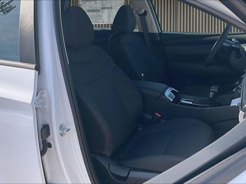 New 2026 Hyundai Tucson SE image 9