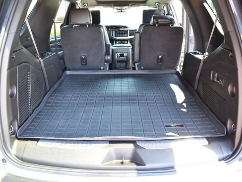 Used 2023 GMC Yukon Denali w/ Denali Reserve Package AWD/4WD image 9