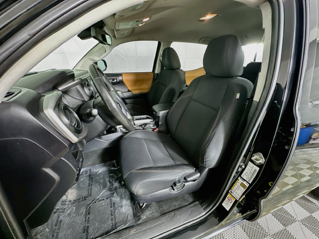 Used 2019 Toyota Tacoma SR5 RWD image 23