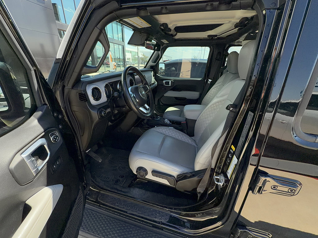 Used 2022 Jeep Gladiator Overland AWD/4WD image 11