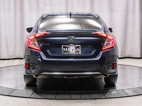 Used 2019 Honda Civic EX image 3