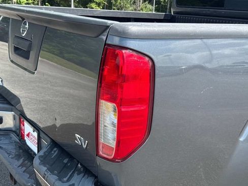 Used 2018 Nissan Frontier SV RWD image 12