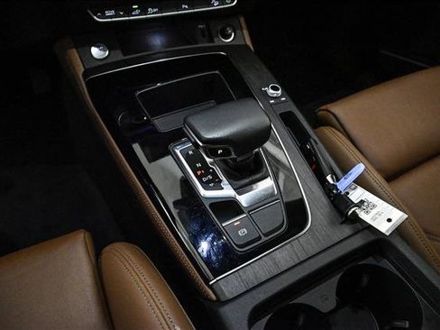 Certified 2025 Audi Q5 e Premium Plus w/ Premium Plus Package image 12