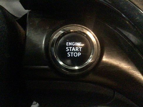 Used 2017 Toyota Avalon Limited FWD image 24