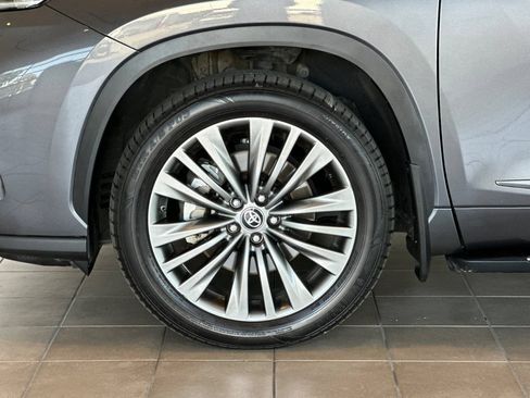 Certified 2021 Toyota Highlander Platinum AWD/4WD image 27