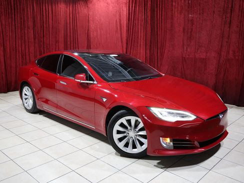 Used 2020 Tesla Model S Long Range image 2