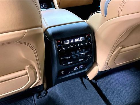 Used 2022 Jeep Grand Cherokee L Summit AWD/4WD image 30