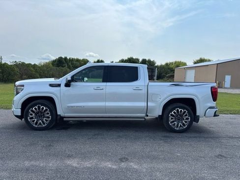Used 2023 GMC Sierra 1500 Denali Ultimate AWD/4WD image 3