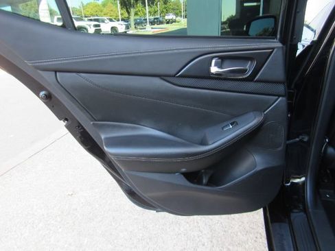 Used 2019 Nissan Maxima 3.5 SV w/ Floor Mat Group FWD image 19