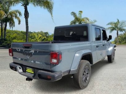 New 2026 Jeep Gladiator Sport