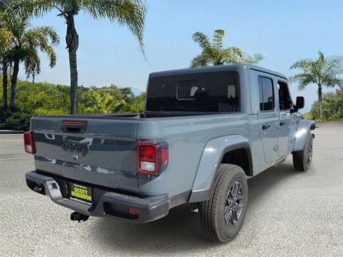 New 2026 Jeep Gladiator Sport AWD/4WD image 4