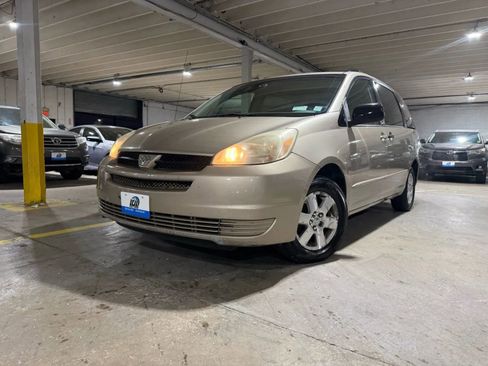 Used 2005 Toyota Sienna LE FWD image 1