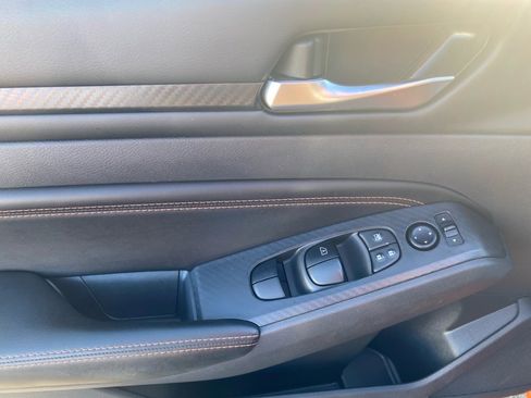 Used 2022 Nissan Altima 2.5 SR image 36