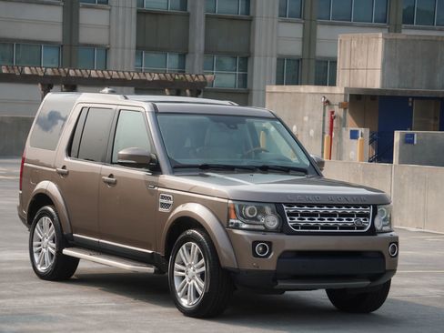 Used 2015 Land Rover LR4 HSE LUX image 35