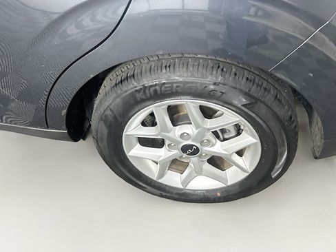 Used 2025 Kia Soul LX w/ LX Technology Package image 11