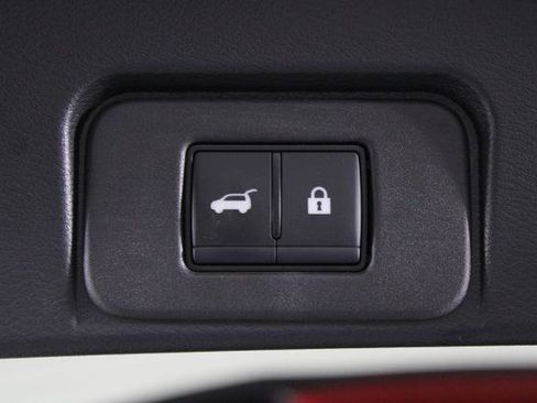 Certified 2025 Nissan Rogue Platinum FWD image 18