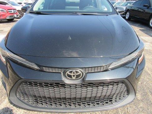 Used 2021 Toyota Corolla LE FWD image 4