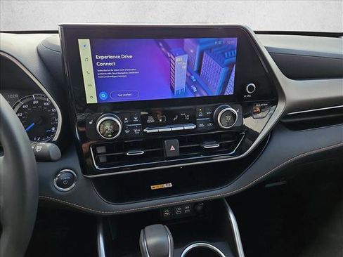 Used 2023 Toyota Highlander Bronze Edition image 15