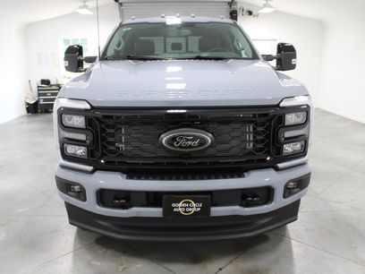 New 2026 Ford F250 Lariat w/ Black Appearance Package