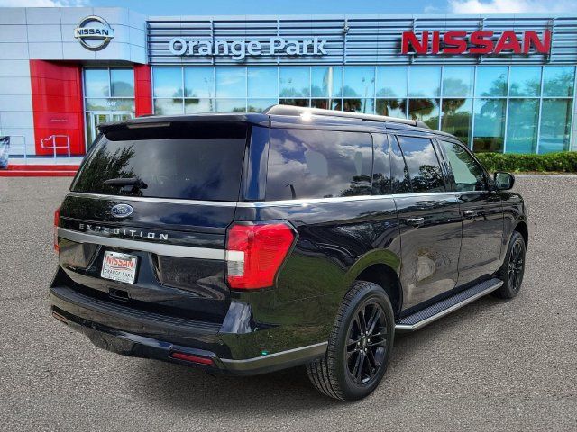 Used 2023 Ford Expedition Max XLT AWD/4WD image 2
